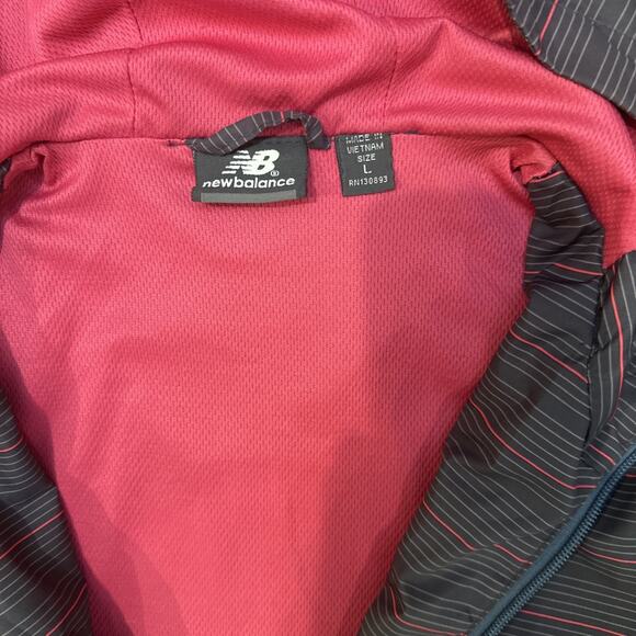 New Balance Women’s Windbreaker Jacket L Performance Striped Grey Red Jogging L - Picture 7 of 13